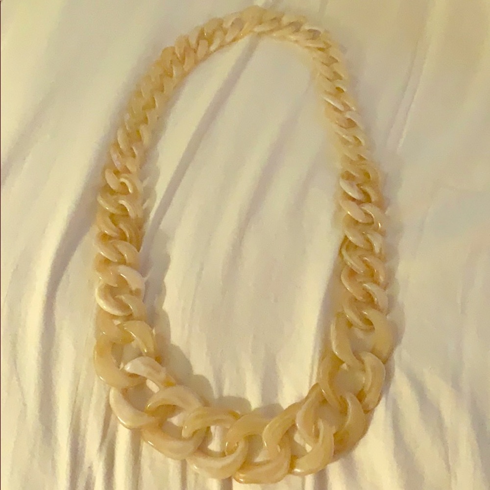 Long blonde tortoise necklace